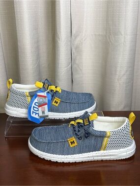 HEY DUDE Michigan Wolverines Wally Funk Stretch Sox Slip-On’s-UNISEX